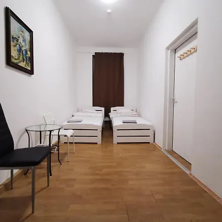 7Brunnen Hostel Beds & Rooms-3